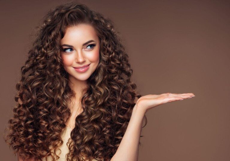 Comment faire boucler les cheveux - On Fait Comment