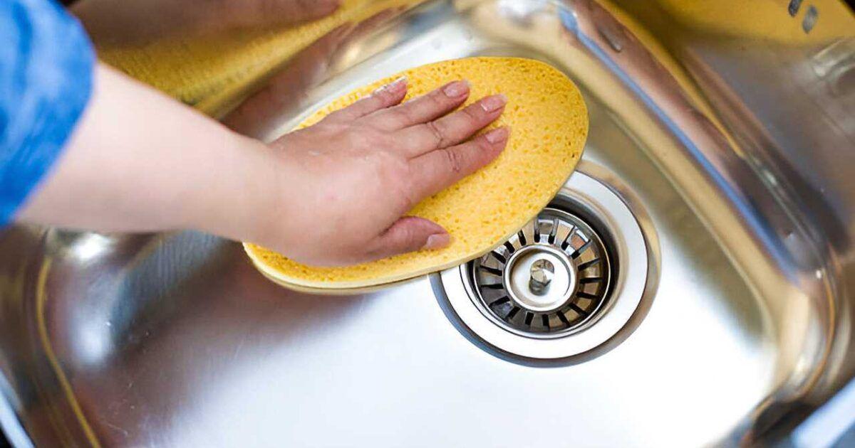 Comment faire briller un évier en inox