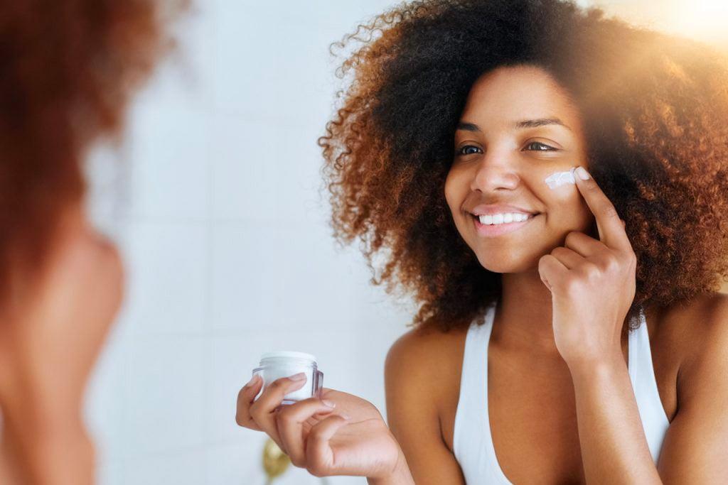 Adopter une routine de soins adaptée à votre type de peau