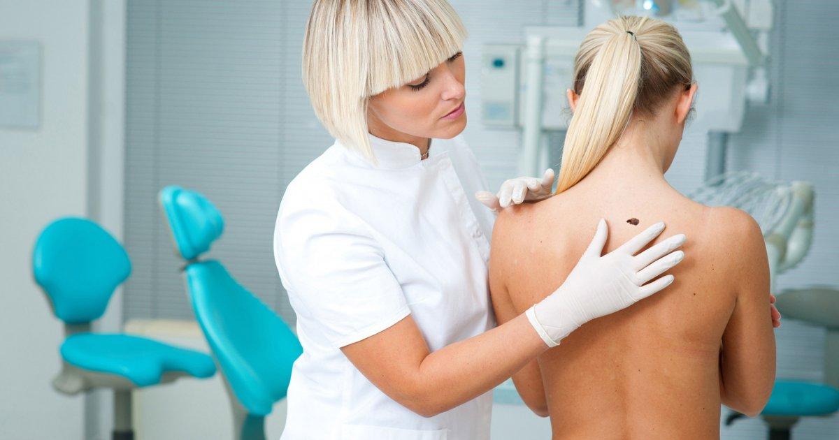 Quand consulter un dermatologue pour des solutions ciblées