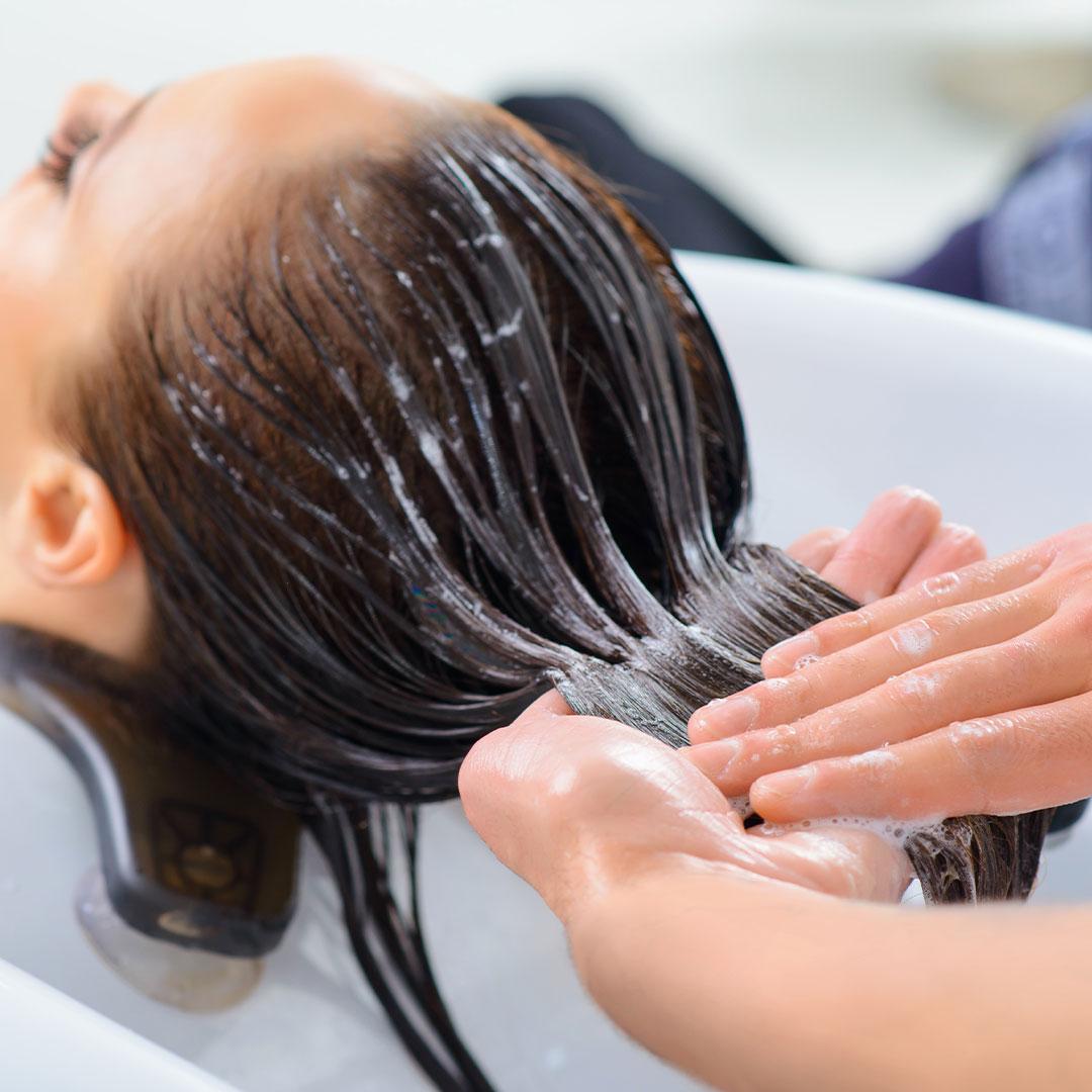 Les‌ Meilleurs Soins Capillaires : Produits et Recettes maison ‌à appliquer⁣ avant le coucher