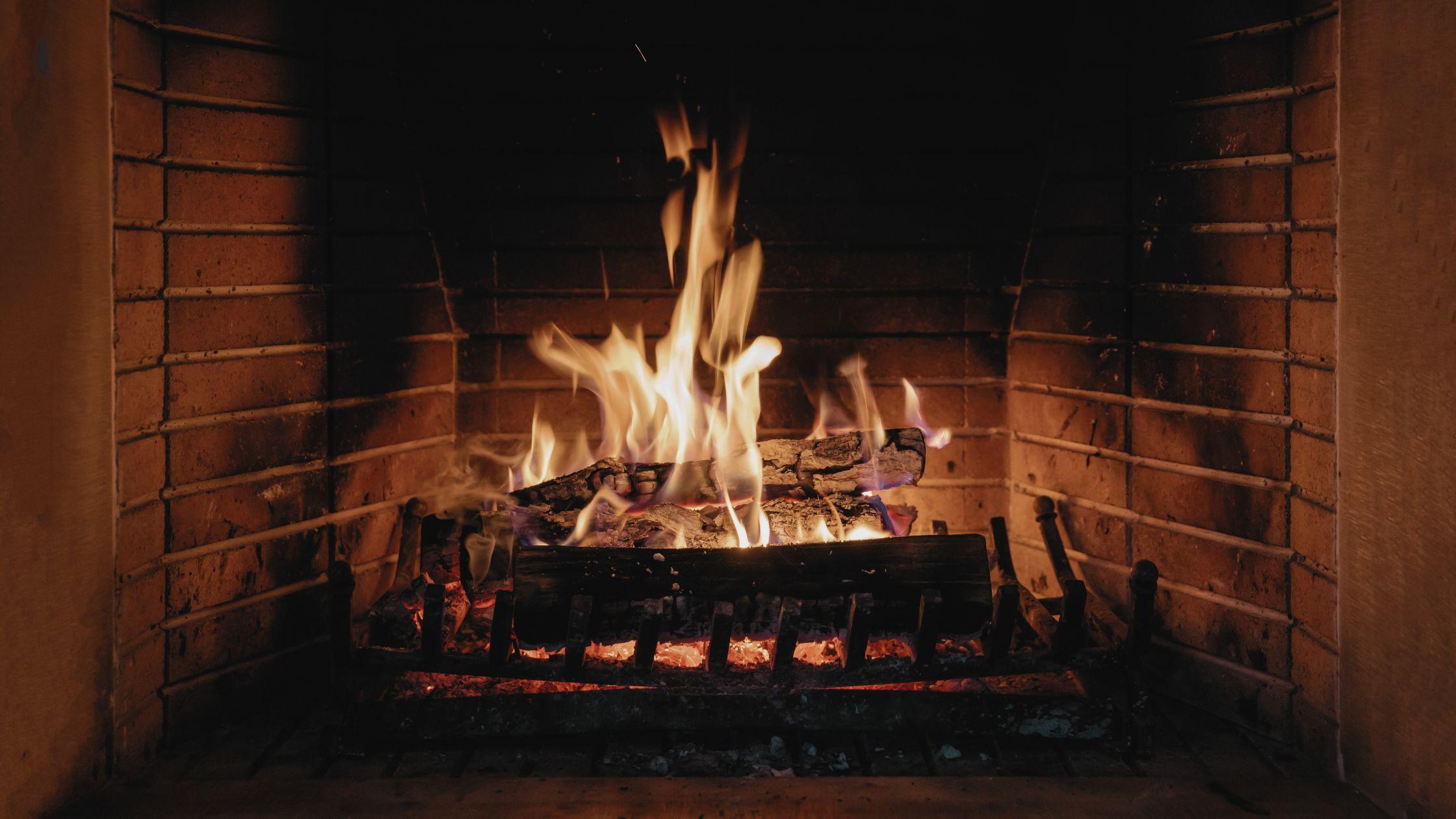 Allumer le feu : méthodes et astuces infaillibles