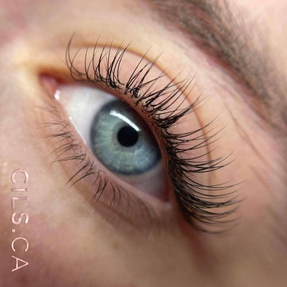 Les secrets dun regard envoûtant pour sublimer ‍vos cils