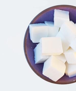 Ajouts créatifs : Enrichir votre savon fondu pour une touche personnelle