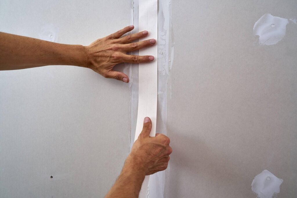 Comment faire un avion en papier facile - On Fait Comment