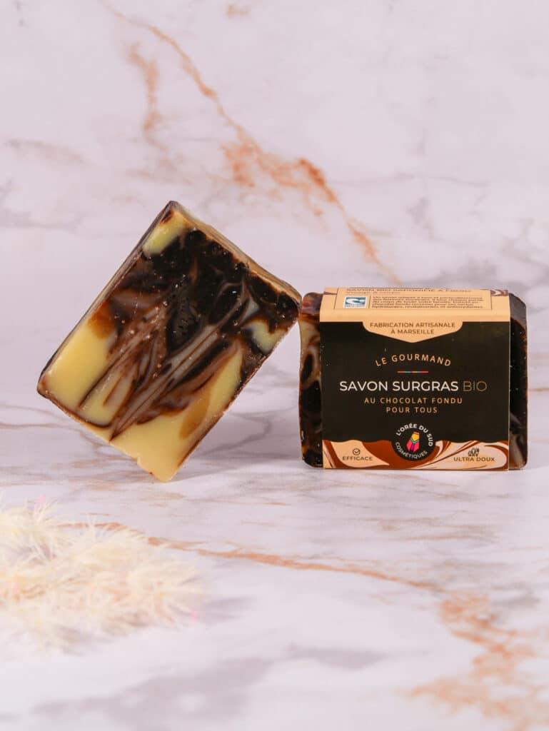 Précautions à prendre : Fondre du savon en toute sécurité pour un résultat réussi